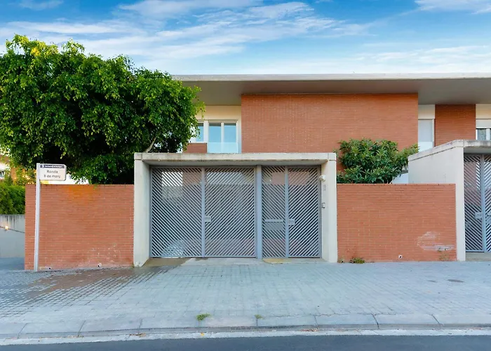 Beachy House - Casa En Montgat, Barcelona Vakantiehuis *